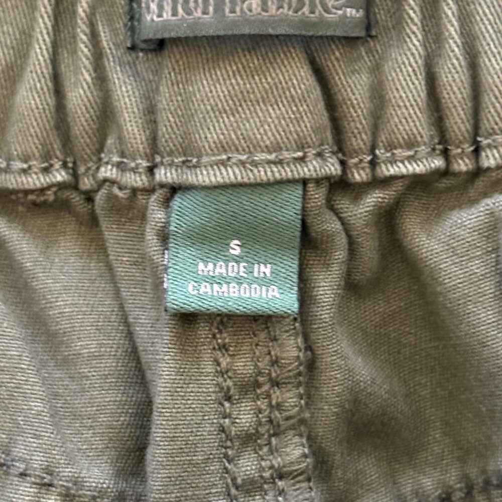 Wild Fable Wide Leg Tapered at Ankle Cargo Pants Green Size Small NWT - Picture 8 of 12